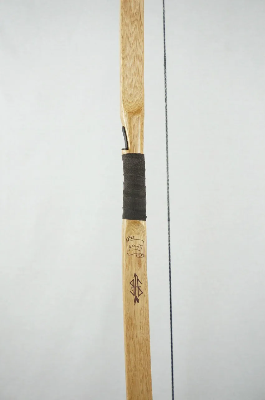 Classic Traditional Longbow