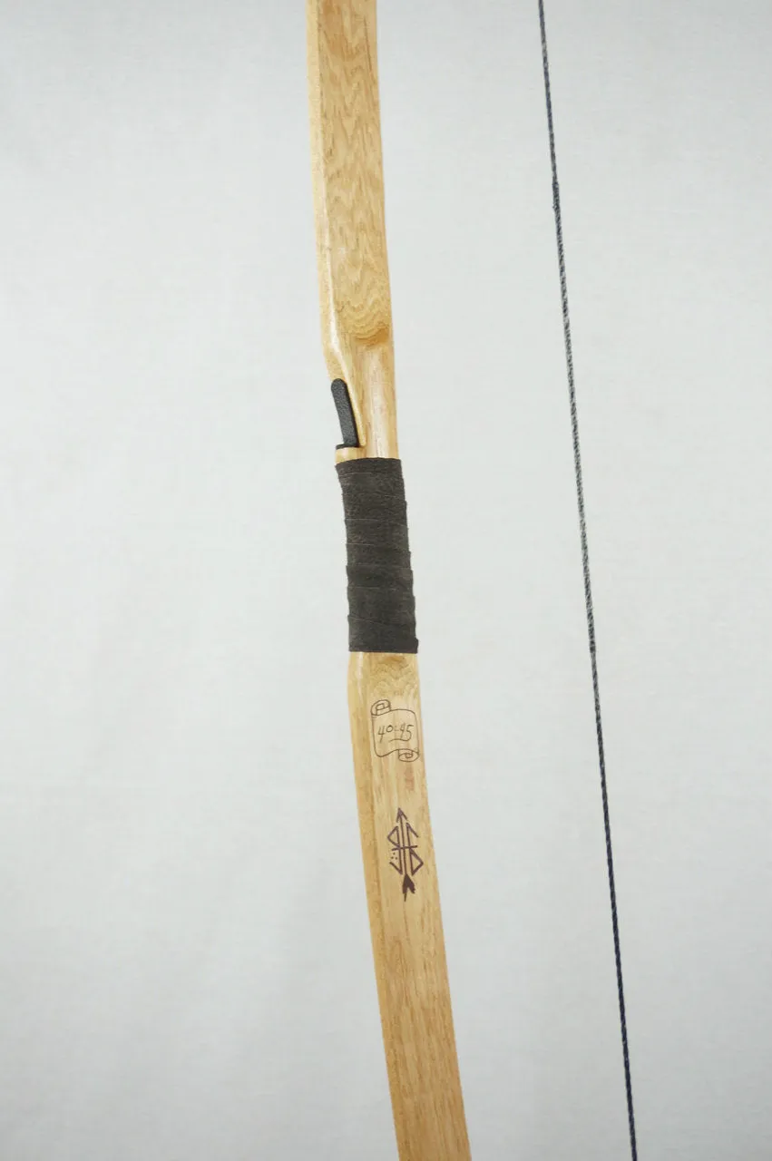 Classic Traditional Longbow